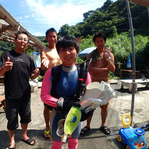 沖縄の海の魚がたくさん！琴ヶ浜でファンと体験ダイビング