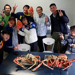 世界最大の蟹,タカアシガニを食べるダイビングツアー
