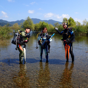 湧水にダイビング,高所淡水ダイビングを本栖湖で