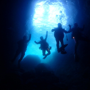 熱海で期間限定の洞窟ダイビング