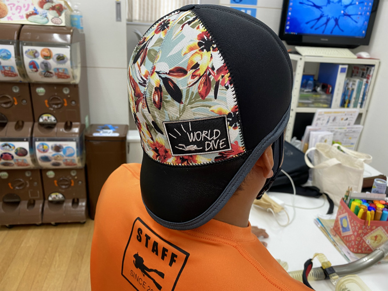 野球帽のタイプのフード、ダイバーズキャップ|ドルフィンアイズ